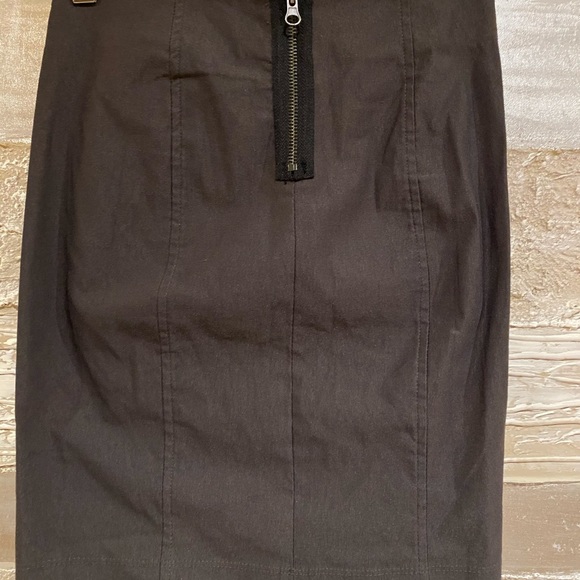 💋2/$30💋 Forever 21 Grey Pencil Skirt Size Small - Picture 2 of 4